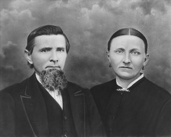 Jacob VanderHosrt (1836-1941) and Elizabeth (Kroeger) VanderHorst (1843-1927). Undated photo. Jacob VanderHosrt was born in Gemert, Holland and came to America in 1856. His brother came with him but died on ship after contracting pneumonia, and he was buried at sea. The ship landed in New York. Elizabeth (Kroeger) VanderHorst came to America in 1859 from Dinklage, Germany. These are Edgar Willke's maternal grandparents. Andy Niekamp's 2x great-grandparents.